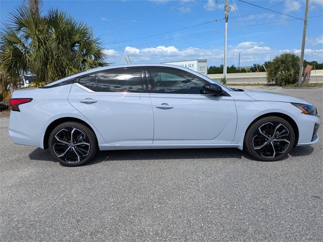 Photo of 2025 Gray Sky Pearl Nissan Altima