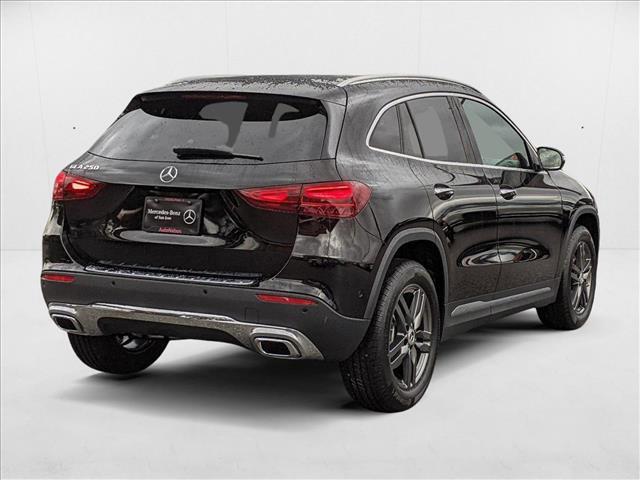 Photo of 2025 Night Black Mercedes-Benz GLA 250