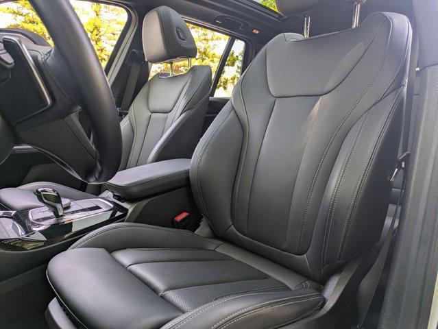 Photo of 2023 Alpine White BMW X3