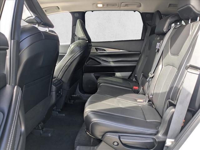 Photo of 2022 Majestic White INFINITI QX60