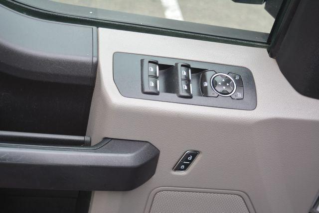 Photo of 2016 Oxford White Ford F-150