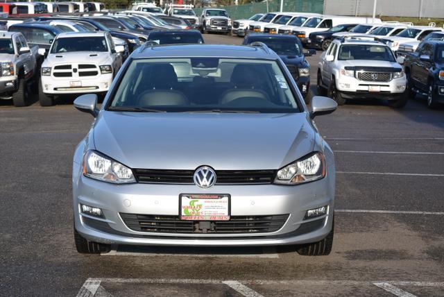 Photo of 2016 Reflex Silver Metallic Volkswagen Golf SportWagen