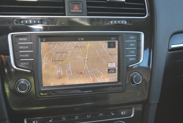 Photo of 2016 Reflex Silver Metallic Volkswagen Golf SportWagen