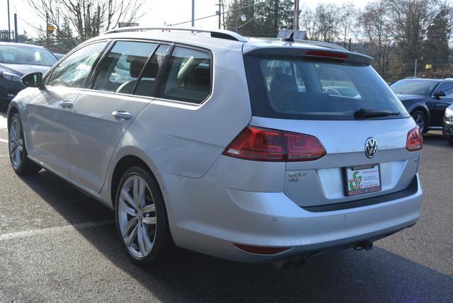 Photo of 2016 Reflex Silver Metallic Volkswagen Golf SportWagen