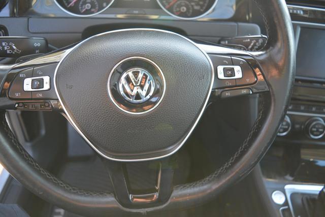 Photo of 2016 Reflex Silver Metallic Volkswagen Golf SportWagen