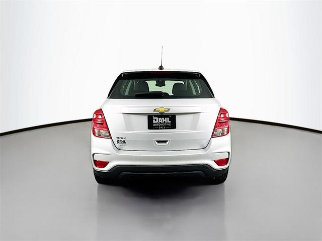Photo of 2018 Silver Ice Metallic Chevrolet Trax