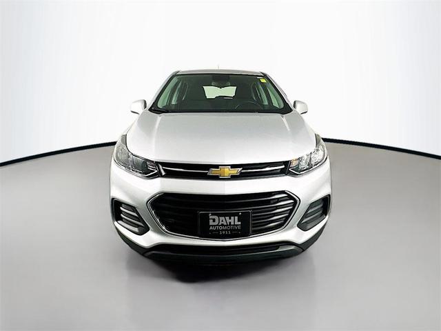 Photo of 2018 Silver Ice Metallic Chevrolet Trax