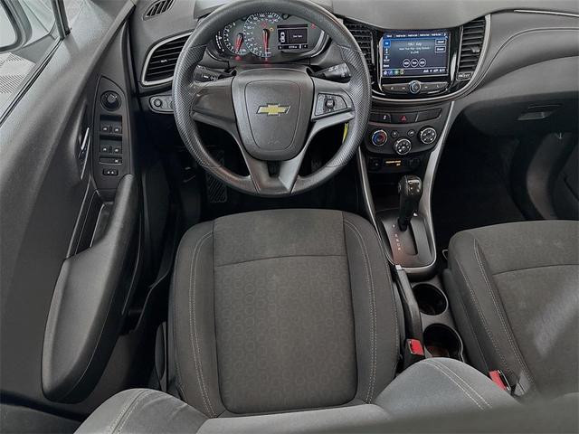 Photo of 2018 Silver Ice Metallic Chevrolet Trax