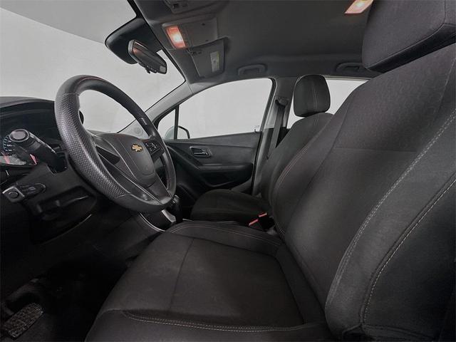 Photo of 2018 Silver Ice Metallic Chevrolet Trax