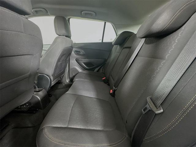 Photo of 2018 Silver Ice Metallic Chevrolet Trax
