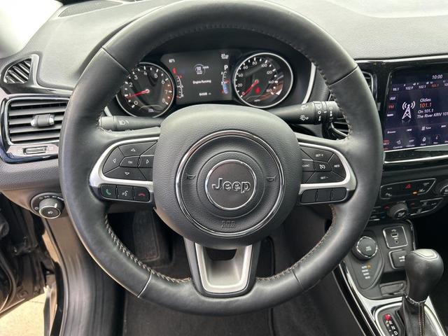 Photo of 2018 Granite Crystal Metallic Clearcoat Jeep Compass