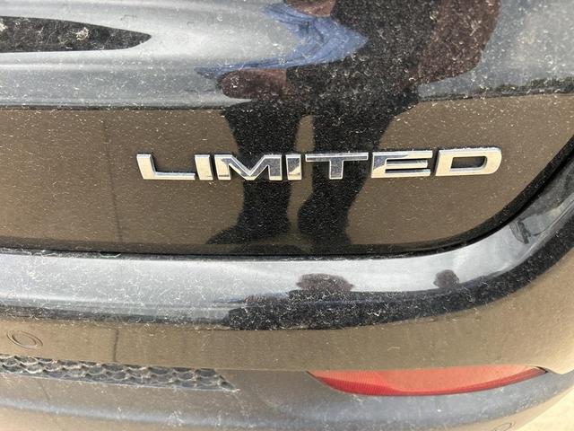 Photo of 2018 Granite Crystal Metallic Clearcoat Jeep Compass