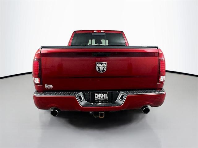 Photo of 2015 Maroon RAM 1500