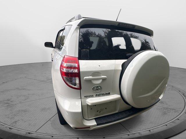 Photo of 2009 Super White Toyota RAV4