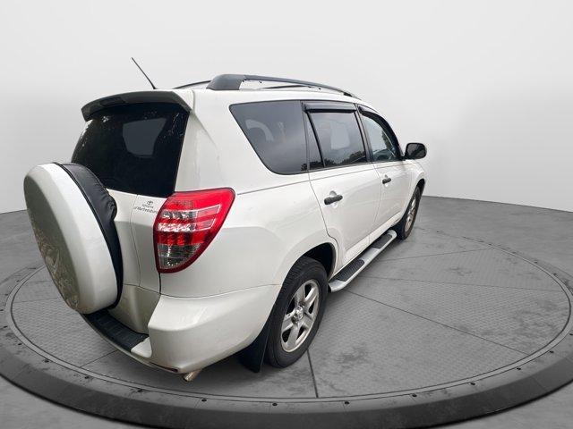 Photo of 2009 Super White Toyota RAV4