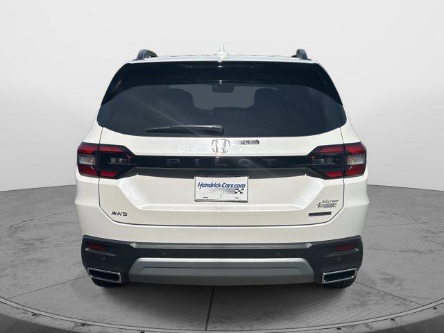 Photo of 2025 Platinum White Pearl Honda Pilot