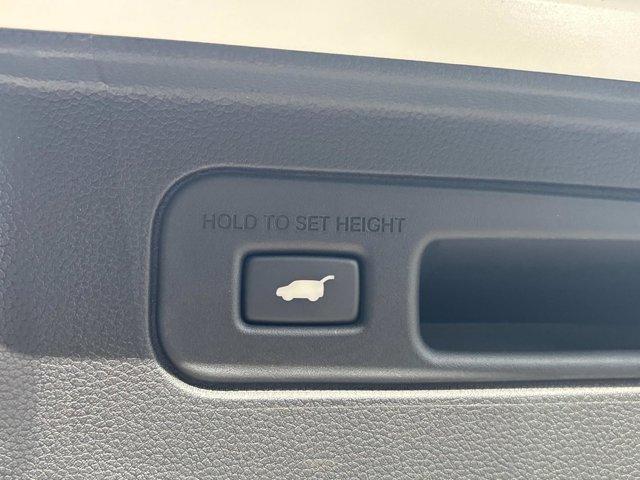 Photo of 2025 Platinum White Pearl Honda Pilot