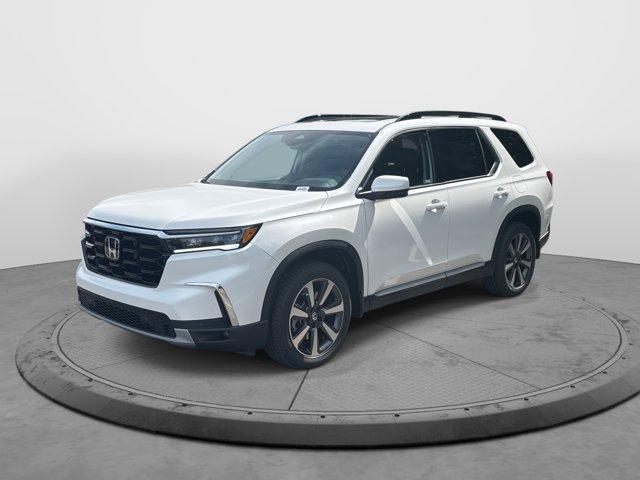 Photo of 2025 Platinum White Pearl Honda Pilot