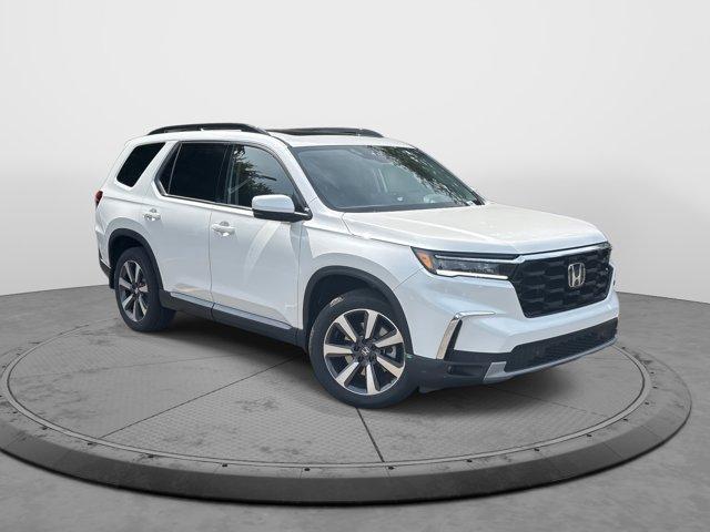 Photo of 2025 Platinum White Pearl Honda Pilot