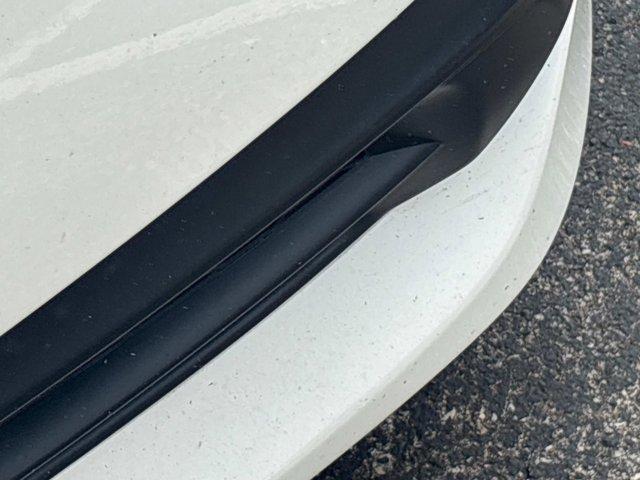 Photo of 2016 Taffeta White Honda Civic