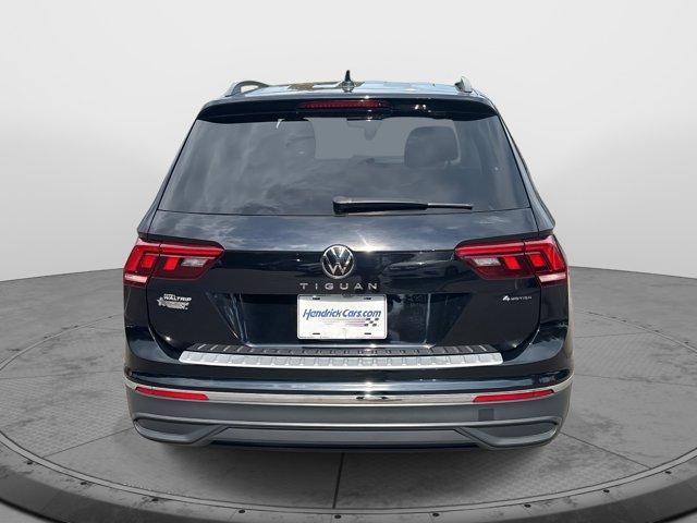 Photo of 2023 Deep Black Pearl Effect Volkswagen Tiguan