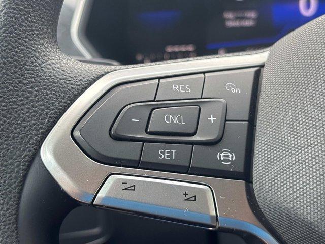 Photo of 2023 Deep Black Pearl Effect Volkswagen Tiguan
