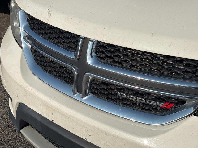 Photo of 2015 White Dodge Journey