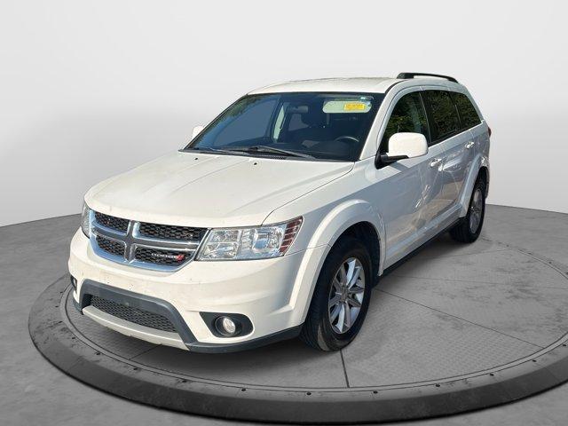 Photo of 2015 White Dodge Journey