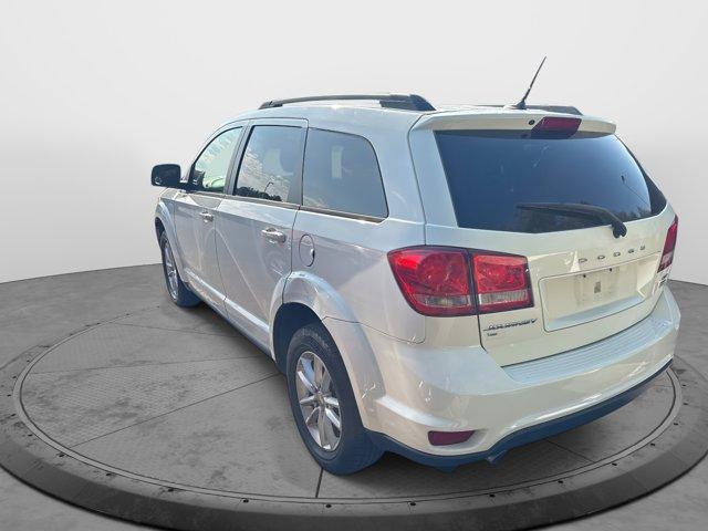 Photo of 2015 White Dodge Journey
