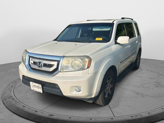 Photo of 2011 Taffeta White Honda Pilot