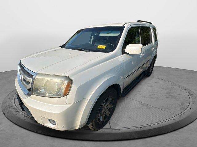 Photo of 2011 Taffeta White Honda Pilot