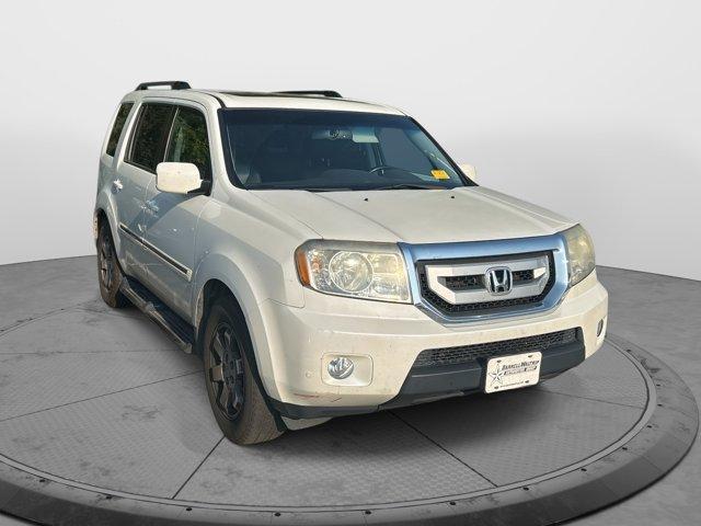Photo of 2011 Taffeta White Honda Pilot