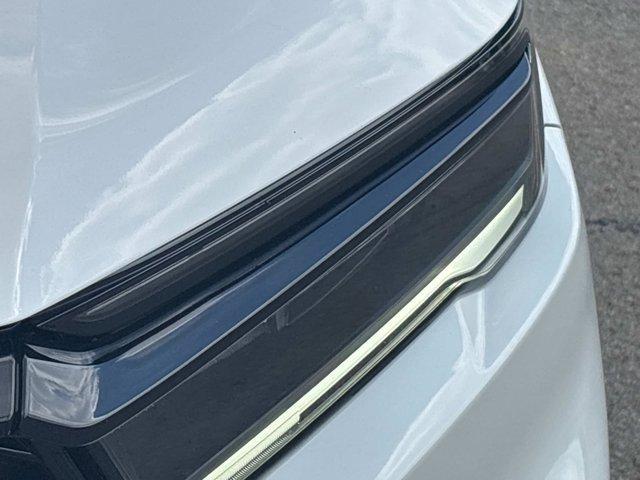 Photo of 2024 Platinum White Pearl Honda Pilot