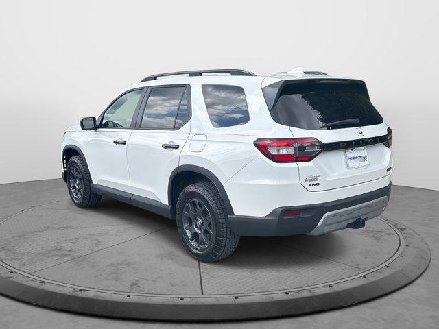 Photo of 2024 Platinum White Pearl Honda Pilot