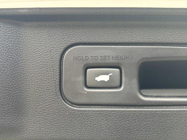 Photo of 2024 Platinum White Pearl Honda Pilot