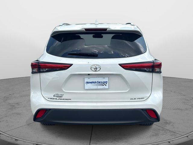 Photo of 2021 Blizzard Pearl Toyota Highlander