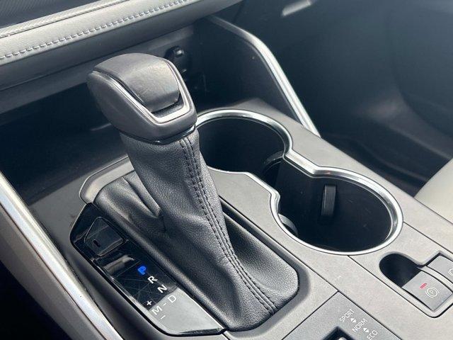 Photo of 2021 Blizzard Pearl Toyota Highlander