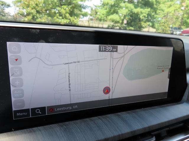 Photo of 2024 Glacial White Pearl Kia Telluride
