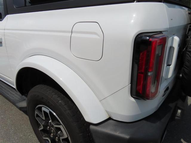 Photo of 2021 Oxford White Ford Bronco