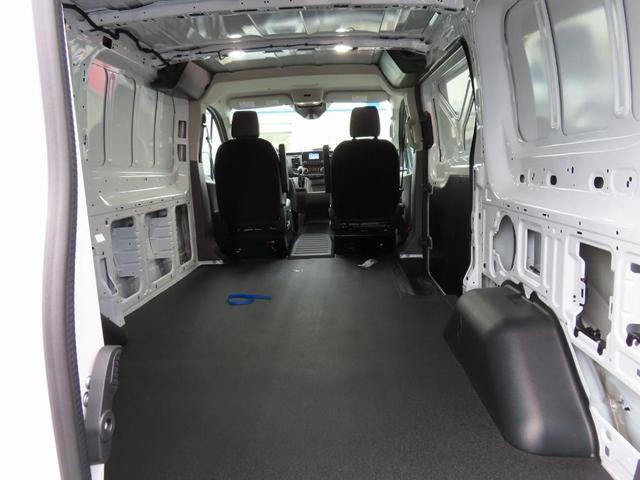 Photo of 2025 Oxford White Ford Transit-250