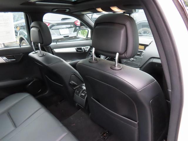 Photo of 2009 Arctic White Mercedes-Benz C-Class