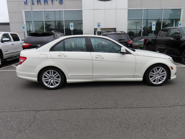Photo of 2009 Arctic White Mercedes-Benz C-Class