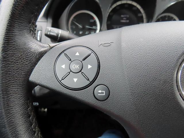 Photo of 2009 Arctic White Mercedes-Benz C-Class