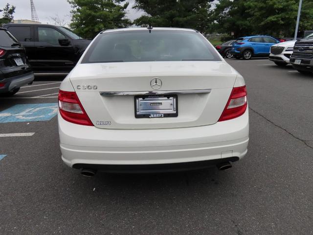 Photo of 2009 Arctic White Mercedes-Benz C-Class