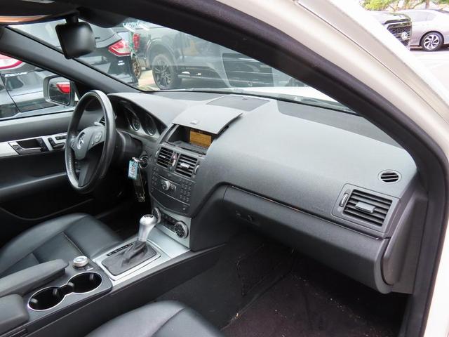 Photo of 2009 Arctic White Mercedes-Benz C-Class