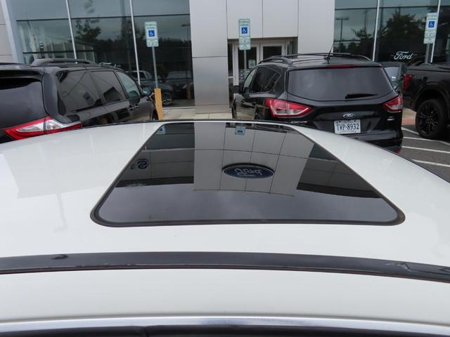 Photo of 2009 Arctic White Mercedes-Benz C-Class