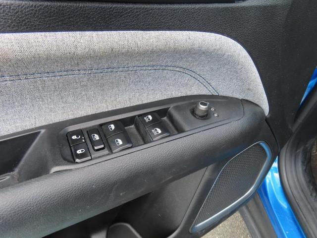 Photo of 2022 Laser Blue Jeep Compass