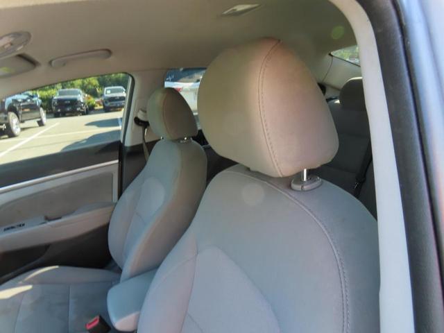 Photo of 2020 Stellar Silver Hyundai ELANTRA