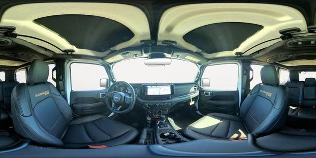 Photo of 2025 Bright White Clearcoat Jeep Wrangler
