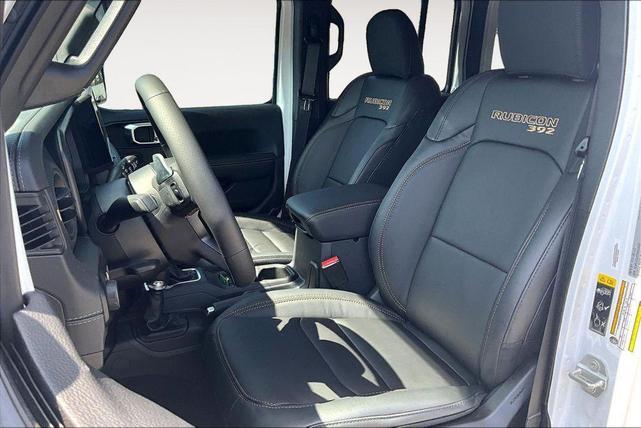 Photo of 2025 Bright White Clearcoat Jeep Wrangler